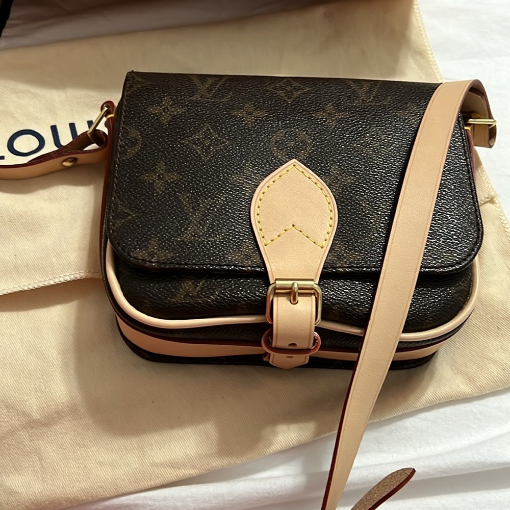 Louis Vuitton Vintage Cartouchière 17 Monogram – Fully Restored by LV - Picture 6 of 13